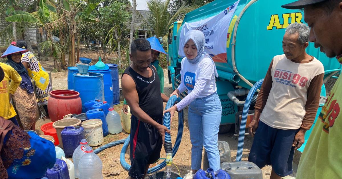 Kekeringan Terdampak El Nino, BRI Peduli Salurkan Air Bersih ke Beberapa Wilayah di Jawa Timur