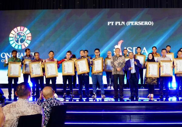 Program TJSL Tepat Sasaran, PLN Sabet 28 Penghargaan Dalam ICA dan ISDA Awards 2023