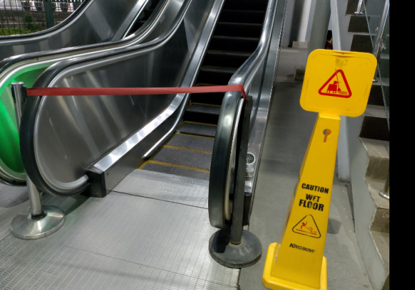 100 Hari Matinya Eskalator Stasiun Bekasi, Pengguna KRL Berharap Segera Diperbaiki