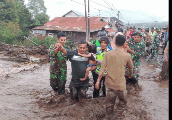 Warga yang Tinggal di Jalur Banjir Lahar Hujan Gunung Marapi Diminta Mengungsi
