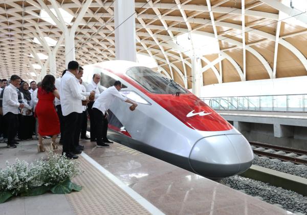 Whoosh! Naik Kereta Cepat Bareng BRImo, Ada Banyak Promo!