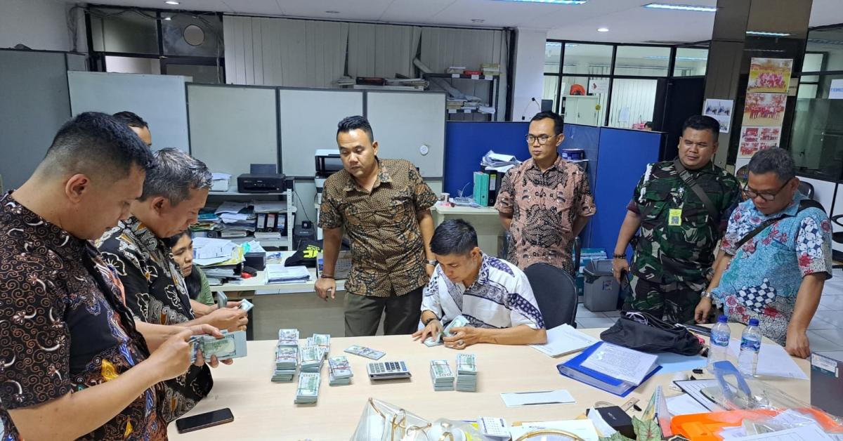 Kejagung Geledah 3 Lokasi Terkait Korupsi Tol Japek II Elevated, Hasilnya Sita 354.700 Dolar Amerika 