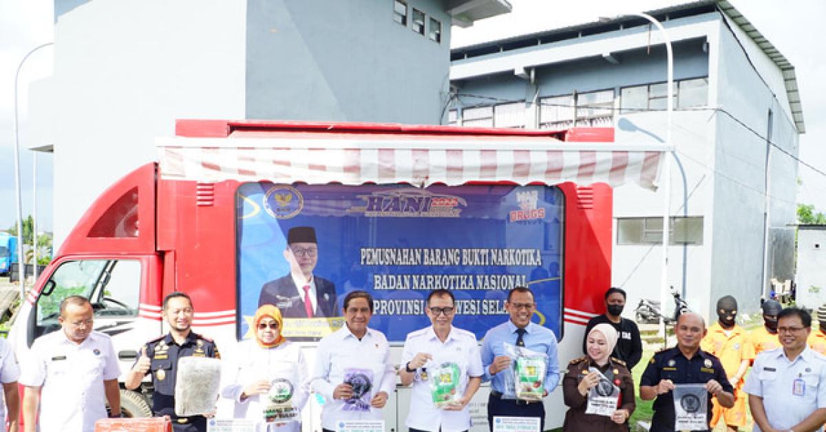 Komitmen Lindungi Masyarakat, Bea Cukai Musnahkan Jutaan Batang Rokok Ilegal dan Narkotika 