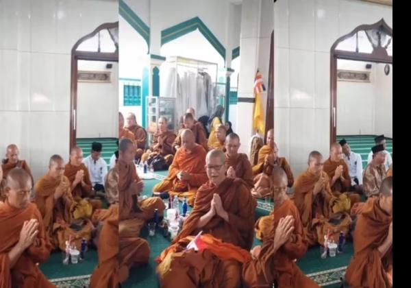 Viral Rombongan Biksu Berdoa di Dalam Masjid, Ketua MUI: Ini Kebablasan, Rumah Ibadah Umat Islam Bukan untuk yang Lain! 