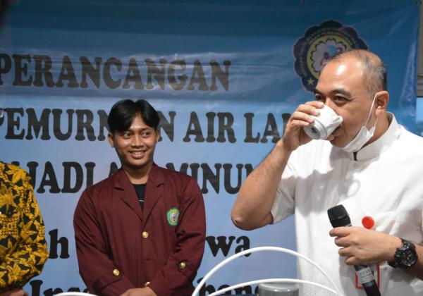 Bikin Bangga, Mahasiswa Tangerang Ciptakan Mesin Pengubah Air Laut Jadi Air Siap Minum 