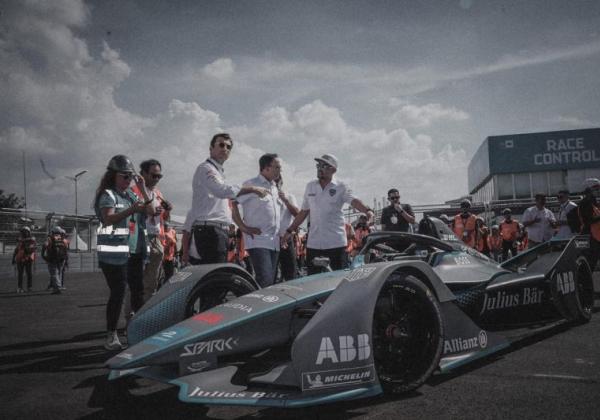 Jokowi Pastikan Ikut Nonton Balapan Formula E di Ancol