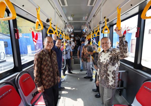 Resmi Diluncurkan, SPKLU Kemitraan Pertama PLN-Damri Layani Bus dan Mobil Umum