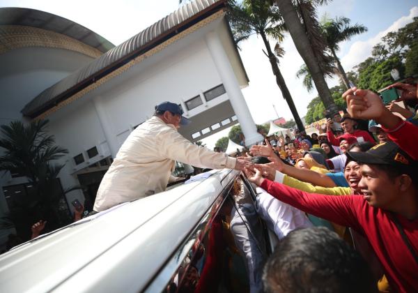 Momen Prabowo Minum Kopi Medan: Ini Baru Kopi, Bung!