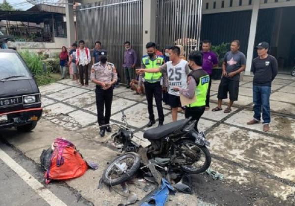 Kecelakaan Maut, Mobil Salip Kendaraan Lain, Kakak Adik Tewas