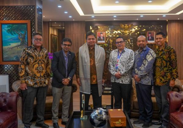 Menko Airlangga Terima Priyadarshni Academy Global Award Berkat Kontribusi Luar Biasa Pemulihan Ekonomi