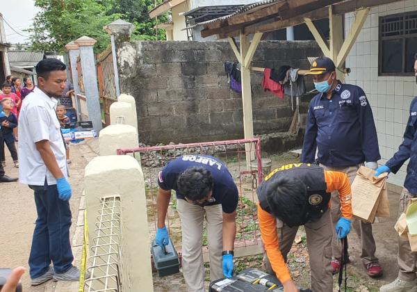 4 Sampel Dibawa Puslabfor Mabes Polri dari Rumah Kontrakan Satu Keluarga Keracunan di Bekasi