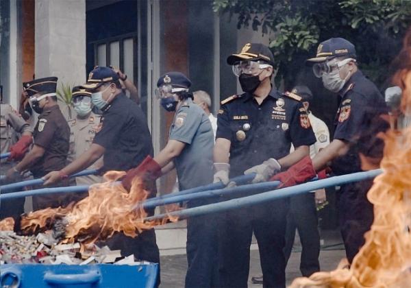 Lakukan Pemusnahan Barang Hasil Penindakan, Bea Cukai Lindungi Masyarakat dari Barang-Barang Ilegal
