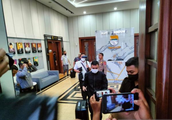  3 Koper Hitam Dibawa KPK Terkait Kasus Korupsi Proyek Bandung Smart City