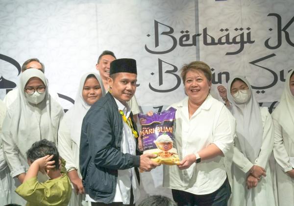 Berbagi Kemuliaan di Bulan Suci Ramadhan, TJSL Sarinah Bagikan Ratusan Kilo Beras ke Anak Yatim