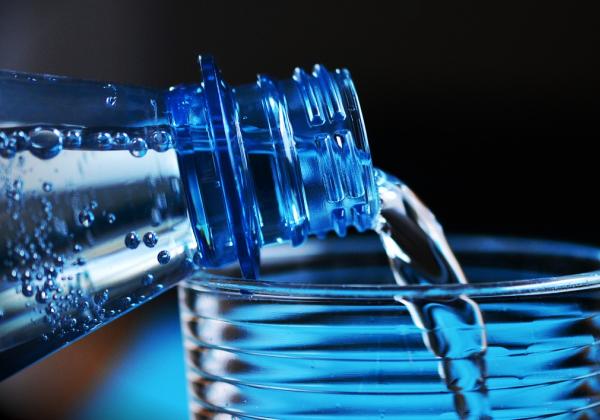 5 Manfaat Meminum Air Putih, Ternyata Sangat Diperlukan untuk Kesehatan Tubuh Kita