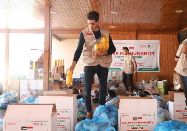 Dompet Dhuafa Salurkan Ribuan Paket Sanitasi Bagi Perempuan di Jalur Gaza