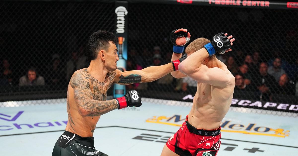 Hasil UFC Kansas: Saling Baku Hantam, Max Holloway Sukses Kalahkan Arnold Allen Hingga Bercucuran Darah