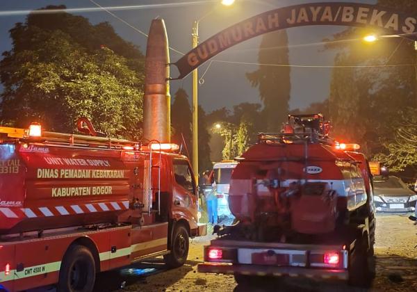 Masih Ada Titik Api di Lokasi Ledakan Gudang Amunisi Kodam Jaya