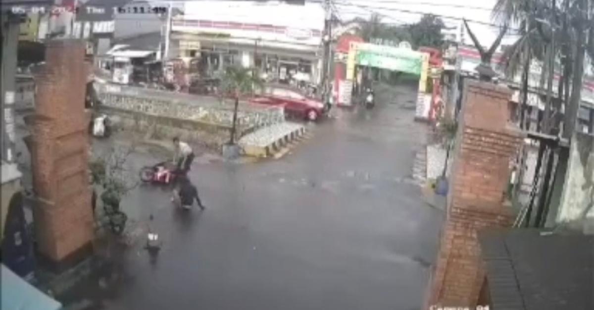 Terduga Pelaku Pencuri Sepeda Motor di Bekasi Gagal, Usai Terpeleset di Persimpangan Saat Mencoba Kabur