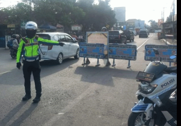 Urai Kepadatan, Polisi Terapkan One Way Garut Menuju Bandung