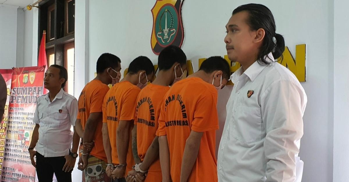 Open BO Melalui Aplikasi MiChat, Pria di Bekasi Jadi Korban Pengeroyokan Menggunakan Celurit