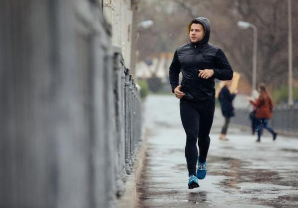 Style Jogging Pria, Ingat Outfit Hingga Aksesoris Pendukung yang Harus Melekat Biar Keliatan Seksi dan Trendi 