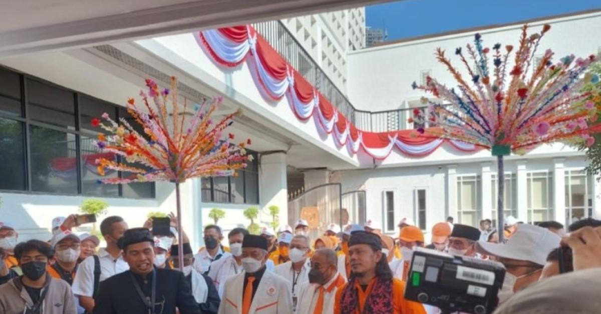 Mendaftar di KPU: PKS Salawat, PDI-P Pawai Kebudayaan