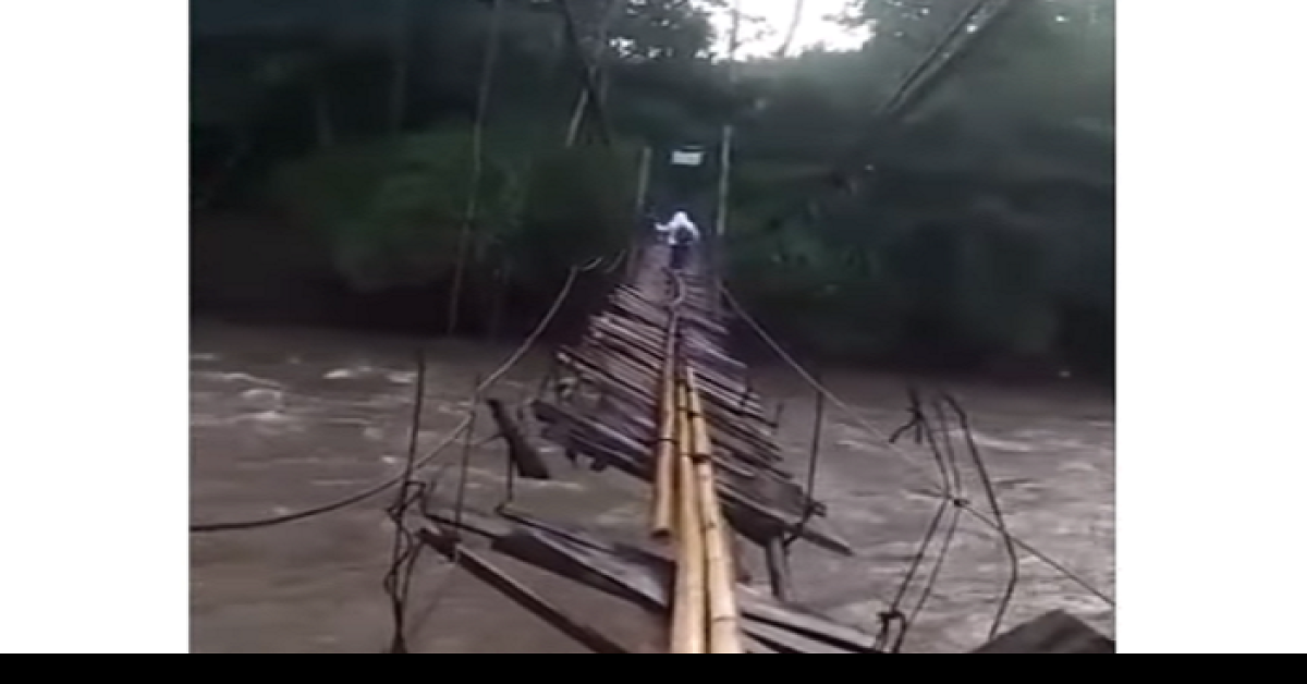 Ngeri! Jembatan di Cianjur Viral karena Keadaannya yang Sangat Memprihatinkan