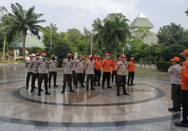 Petugas Khusus Disiagakan Untuk Antisipasi Banjir Rob di Pesisir Jakarta Utara Akibat Gerhana Bulan Total