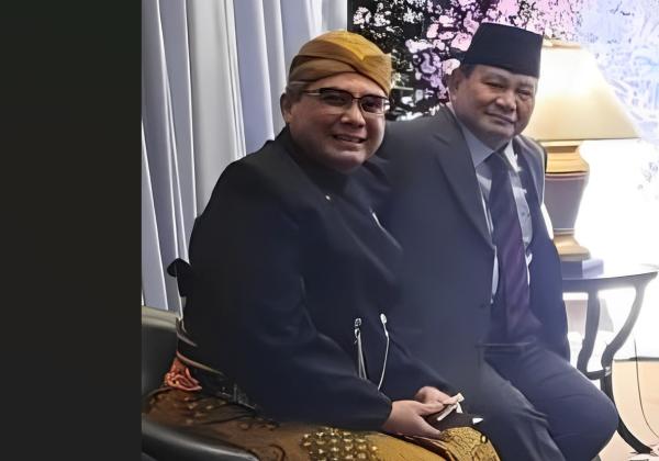 Fakta! Prabowo Subianto - Harvick Hasnul Qolbi Duduk Bersebelahan, Katanya Belum Pernah Ketemu? 