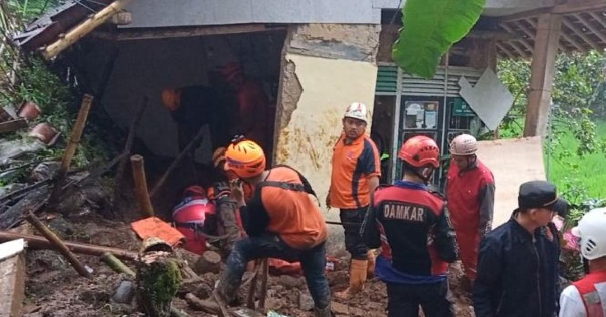 Ayah dan Anak Tertimbun Longsor Sukabumi, Yayan Selamat Fauzi Meninggal Dunia