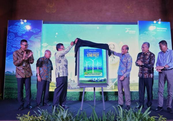 Membahas Energi Nasional dan Global, Arcandra Tahar Terbitkan Buku “Public Interest in Energy Sector”