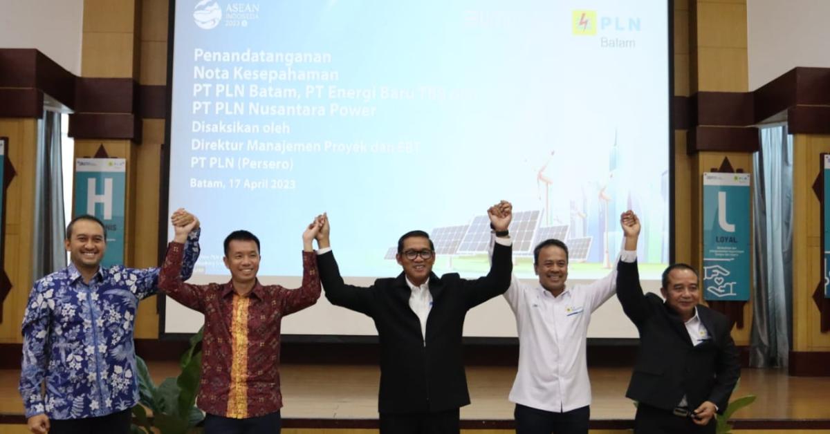 PLN Bangun Kolaborasi Nasional Kembangkan PLTS Apung Berkapasitas 42 MWp di Batam