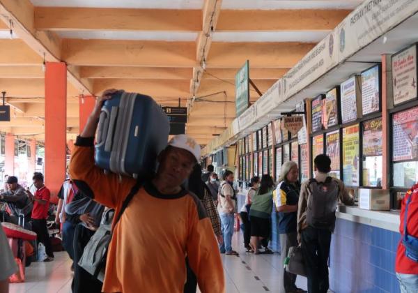 Viral, Penumpang Dipaksa Calo Beli Tiket di Terminal Kota Bekasi, Kalau Batal harus Bayar Rp100 Ribu