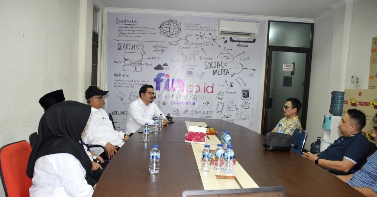 (FOTO) Asproksi dan FIN Jalin Silaturahmi 8d9c9f79f41d378ecf0ebaf24e765b88.jpg