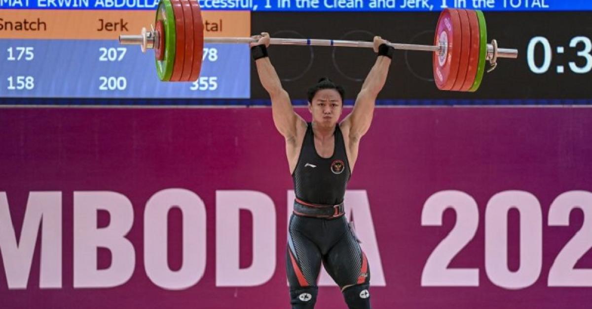 Presiden Federasi Angkat Besi Internasional Terpukau dengan Aksi Lifter Indonesia Rahmat Erwin Abdullah