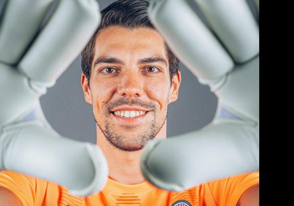 Boyong Stefan Ortega, Harapan Tinggi Manchester City