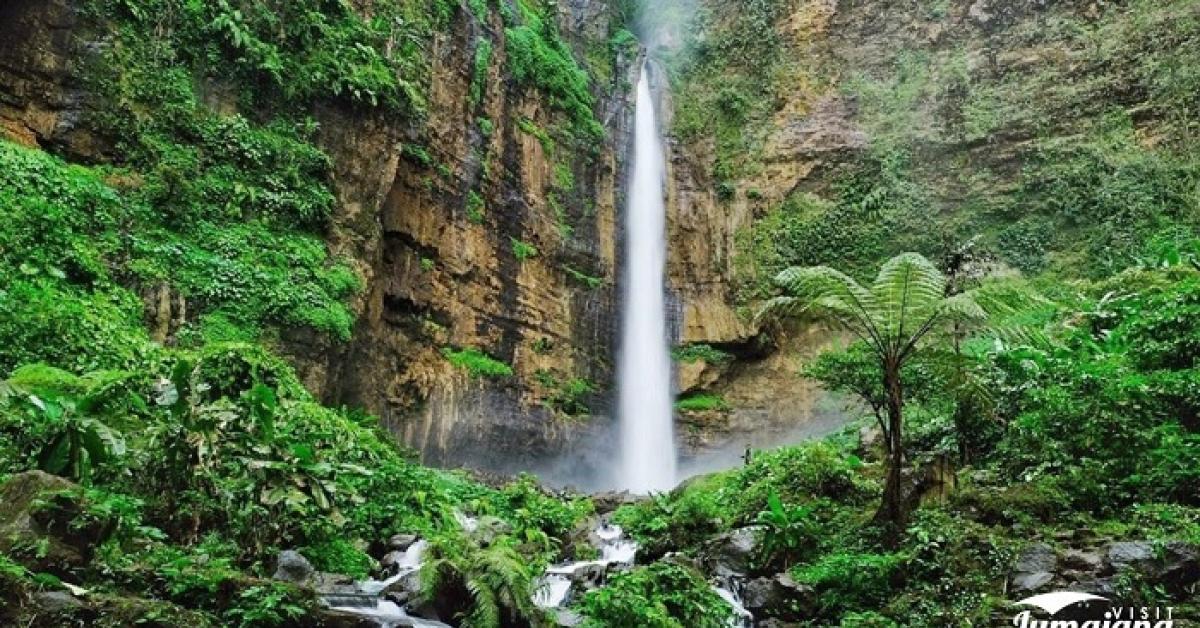 Yuk Kenalan dengan Air Terjun Kapas Biru yang Menawan dan Elok