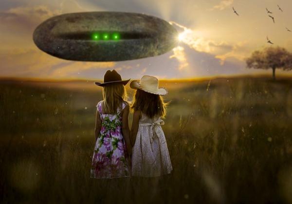 Menurut Profesor Ini, UFO Itu Bukan Kendaraan Alien, akan tetapi Manusia dari Masa Depan