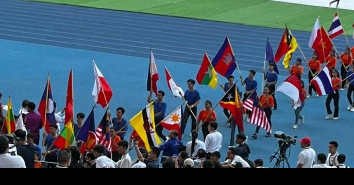 Bendera Indonesia Terbalik di Pembukaan SEA Games saat Penyanyi Lokal Kamboja Tampil