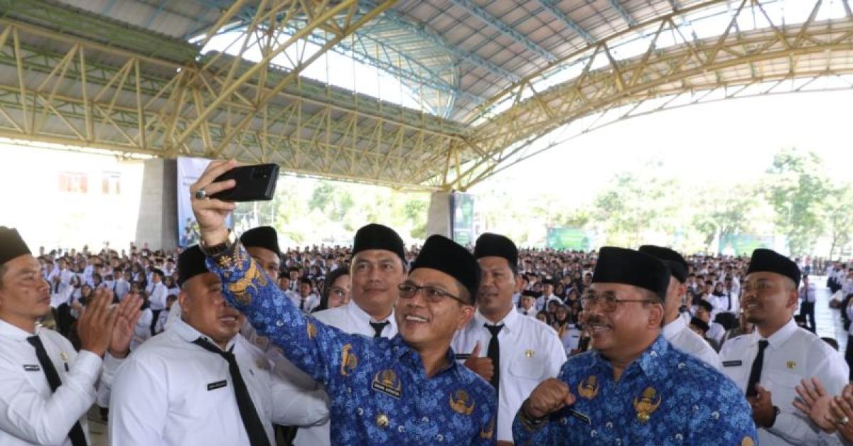 Serahkan 3.233 SK PPPK, Bupati Bandung Dadang Supriatna Janji 11.000 Pegawai Lainnya Diangkat Jadi PPPK