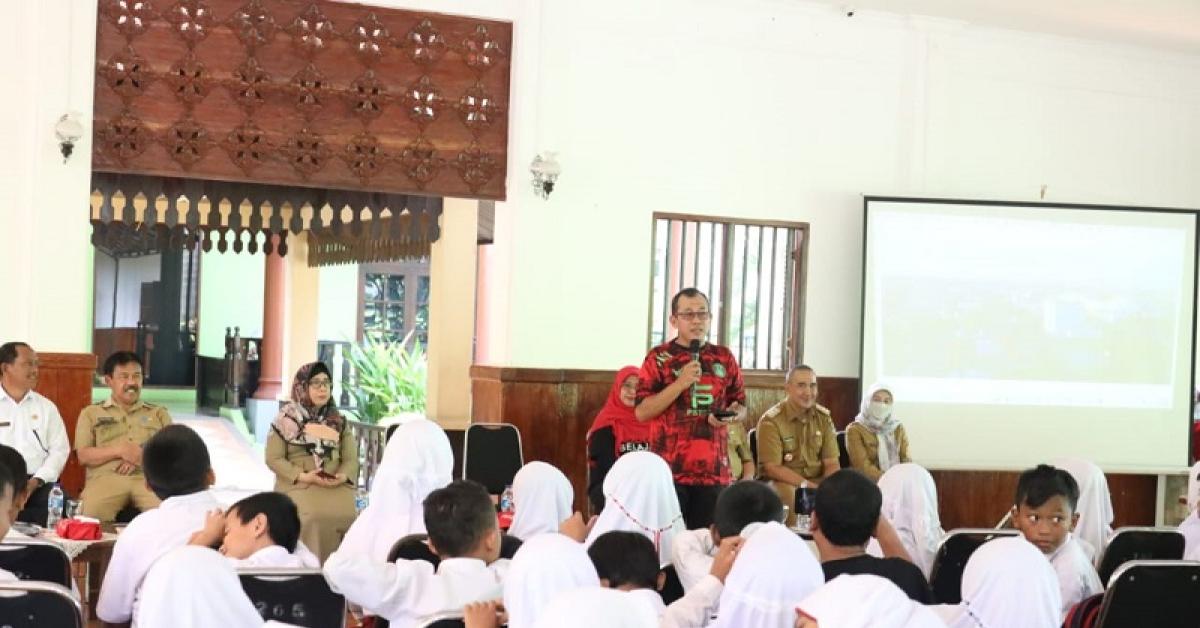 Asda II Terima Siswa Kelas 1 dan 4 SDN Bekasi Jaya IV untuk Perkenalkan Pemerintah Kota Bekasi