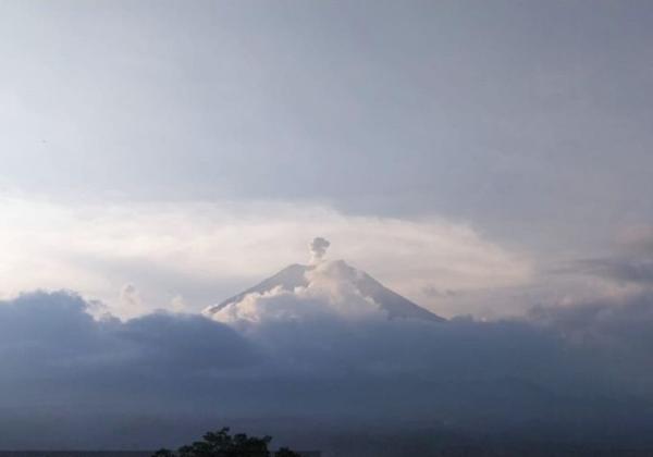Gunung Semeru Kembali Erupsi, Letusan Setinggi 700 Meter