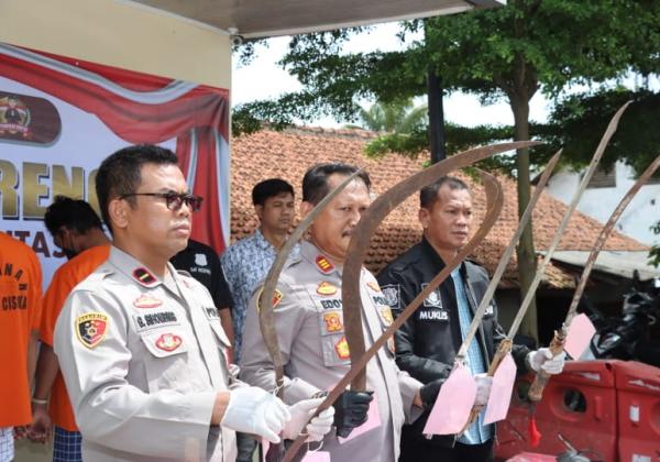 16 Remaja di Cisoka Tangerang Ditangkap Polisi, Bawaannya Celurit Hingga Pedang 