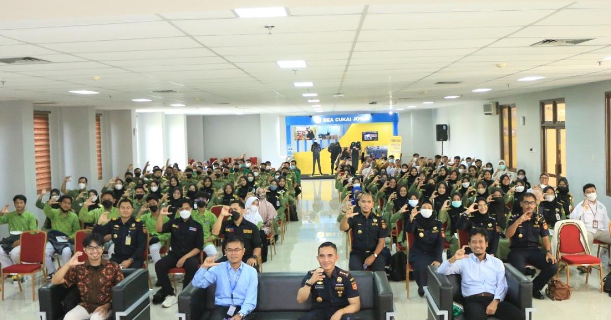 Berikan Edukasi pada Pelajar dan Mahasiswa, Ini Pesan Penting Bea Cukai untuk Generasi Muda