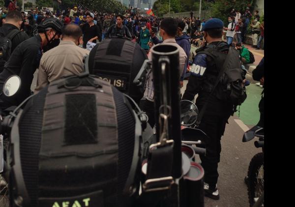 Satu Brimob Dilaporkan Meninggal Saat Bertugas Amankan Demo 11 April