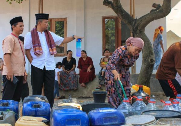 Kabupaten Bekasi Kekeringan Imbas Kemarau Panjang, Distribusi Air Bersih ke Warga Terus Dilakukan