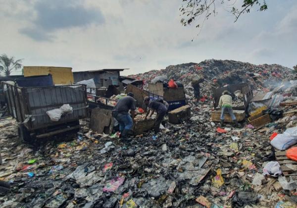 Sudah Ada Sejak 5 Tahun Lalu, Begini Penampakan Gunung Sampah di Tengah Pemukiman Warga Bintara Bekasi