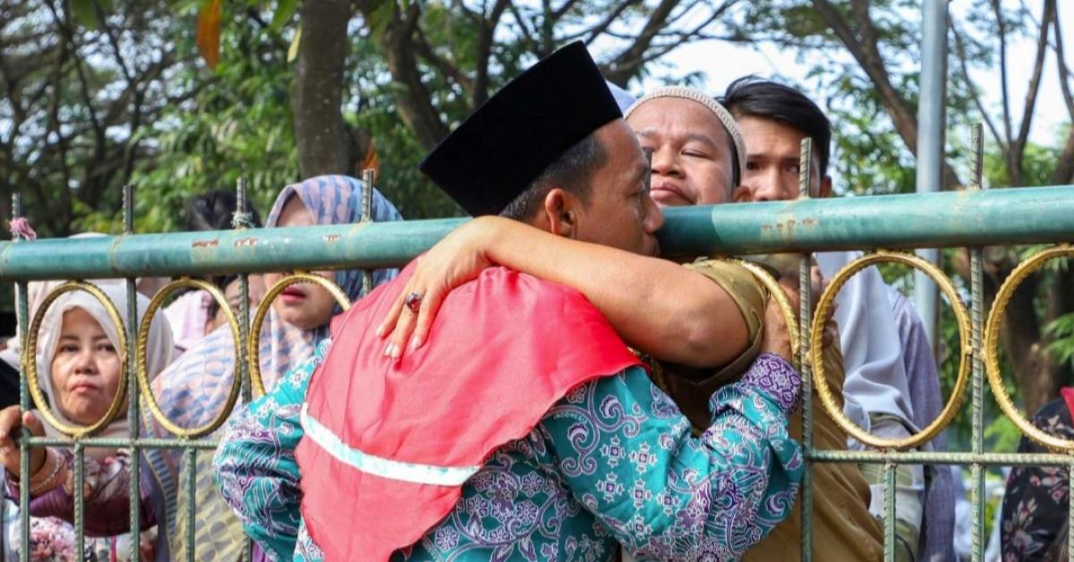 Pemkab Bekasi Lepas 392 Jemaah Calon Haji ke Tanah Suci