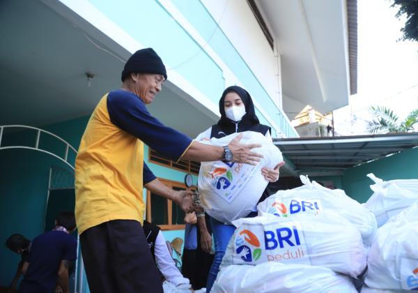 Terus Berkomitmen dalam Penyaluran CSR, BRI Raih 3 Penghargaan Top CSR Awards 2022
